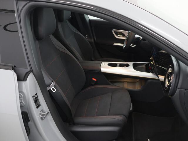 Mercedes-Benz CLA-KLASSE 250+ Launch Edition 85 kWh | Night | Panoramadak | Stoelverwarming | DISTRONIC | Achteruitrijcamera | Dodehoekassistent |