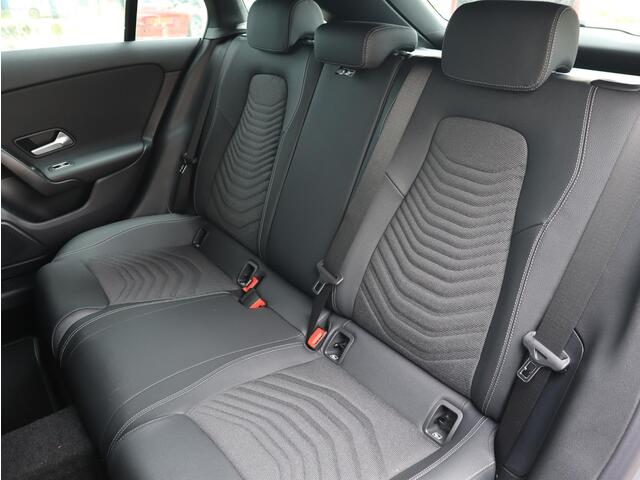 Mercedes-Benz CLA-KLASSE Shooting Brake 250 e Star Edition