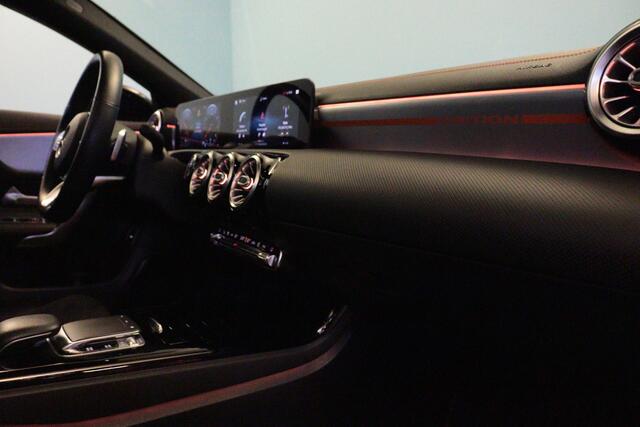 Mercedes-Benz CLA-KLASSE 250 Premium Orange Edition | NAVI | CAMERA + PDC | SCHUIF / KANTELDAK | STOELVERW | AMBIENT LIGHT |