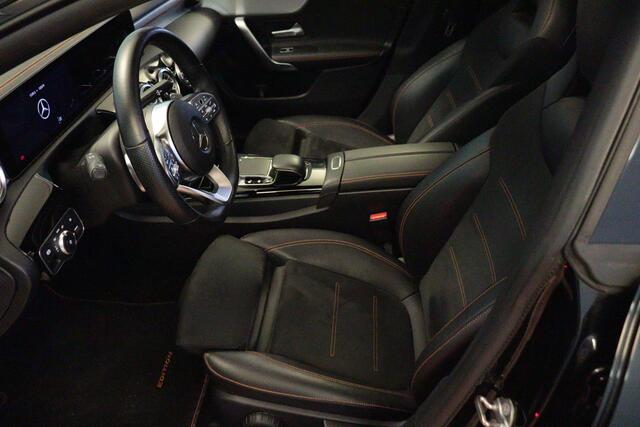 Mercedes-Benz CLA-KLASSE 250 Premium Orange Edition | NAVI | CAMERA + PDC | SCHUIF / KANTELDAK | STOELVERW | AMBIENT LIGHT |