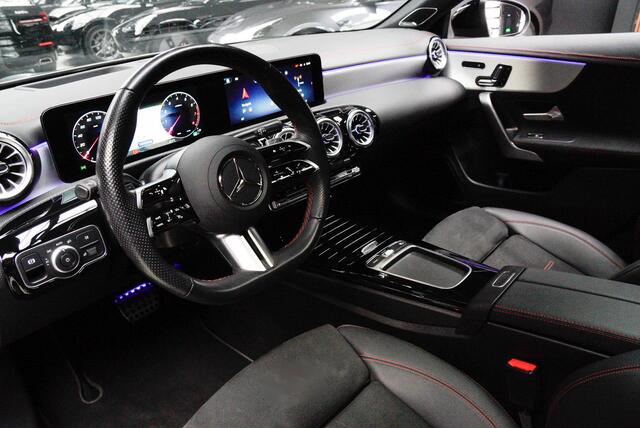 Mercedes-Benz CLA-KLASSE 180 AMG Line HUD Panodak Navi Leer Camera Memory Stoelverwarming Stuurverwarming PTS Ambient LM velgen