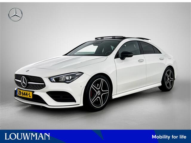 Mercedes-Benz CLA-KLASSE 180 AMG Nightpakket | Panoramadak | Keyless Go | Sfeerverlichting | Alarm | Augmented Reality | LED | Inclusief 12 Maanden Garantie.