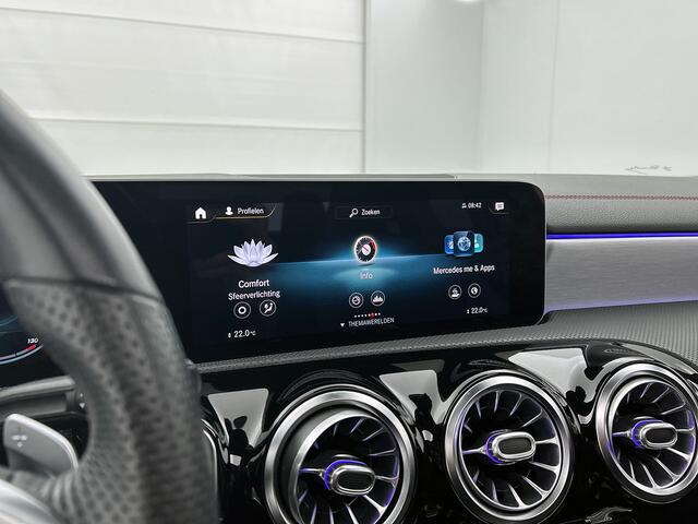 Mercedes-Benz CLA-KLASSE 180 AMG Nightpakket | Panoramadak | Keyless Go | Sfeerverlichting | Alarm | Augmented Reality | LED | Inclusief 12 Maanden Garantie.