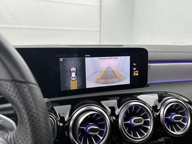 Mercedes-Benz CLA-KLASSE 180 AMG Nightpakket | Panoramadak | Keyless Go | Sfeerverlichting | Alarm | Augmented Reality | LED | Inclusief 12 Maanden Garantie.