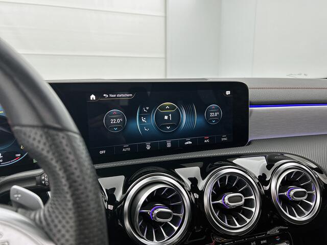 Mercedes-Benz CLA-KLASSE 180 AMG Nightpakket | Panoramadak | Keyless Go | Sfeerverlichting | Alarm | Augmented Reality | LED | Inclusief 12 Maanden Garantie.