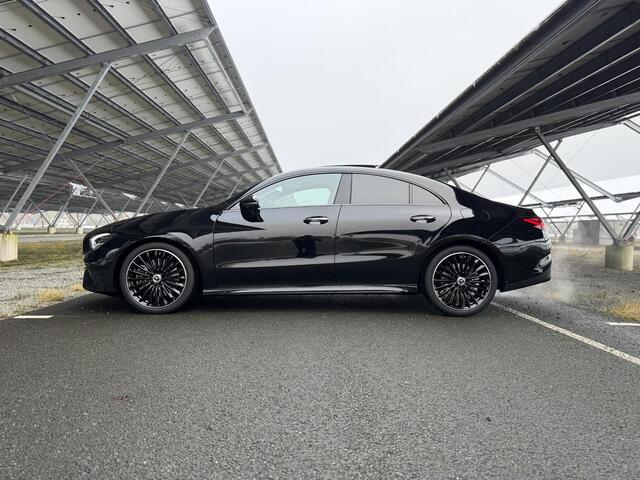 Mercedes-Benz CLA-KLASSE 180 Business Solution AMG | Night | Panoramaschuifdak | AMG Line Plus | Head-up display | Burmester | 360° camera | Winter pakket | Trekhaak