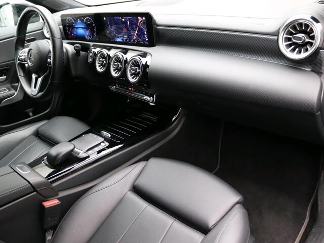 Mercedes-Benz CLA-KLASSE Shooting Brake 180 Business Solution Luxury | Dode Hoek Ass | Augmented reality | Sfeerverlichting | LED | Stoelverwarming | Inclusief 24 maanden Mercedes-Benz Certified garantie voor Europa.