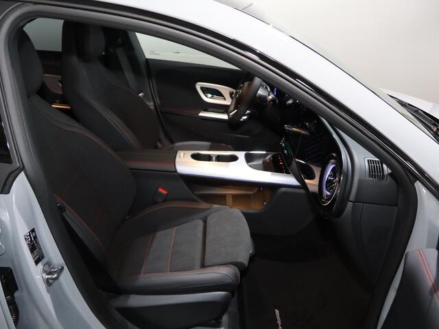 Mercedes-Benz CLA-KLASSE 250+ Launch Edition 85 kWh | Night | Panoramadak | DISTRONIC | Achteruitrijcamera | Dodehoekassistent |