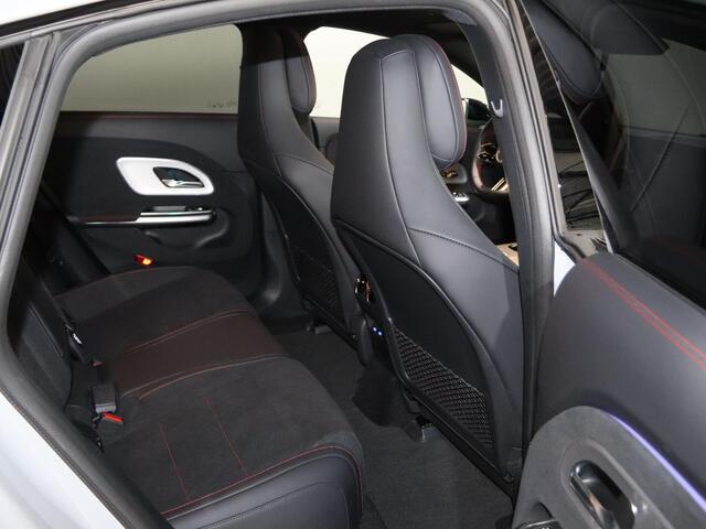 Mercedes-Benz CLA-KLASSE 250+ Launch Edition 85 kWh | Night | Panoramadak | DISTRONIC | Achteruitrijcamera | Dodehoekassistent |