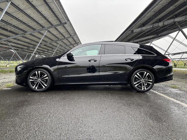 Mercedes-Benz CLA-KLASSE Shooting Brake 180 Star Edition Luxury Line | Panoramadak | Getint glas | Sfeerverlichting | Widescreen | Stoelverwarming |