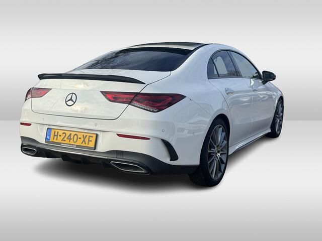 Mercedes-Benz CLA-KLASSE 200 Business Solution AMG / Panoramadak / Camera / Sfeerverlichting / 18'' / Leder&Alcantara / Stoelverwarming / DAB / Cruise Control
