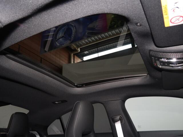 Mercedes-Benz CLA-KLASSE 180 Business Solution AMG | Night | Panoramaschuifdak | AMG Line Plus | Head-up display | 360° camera | Memory stoelen |