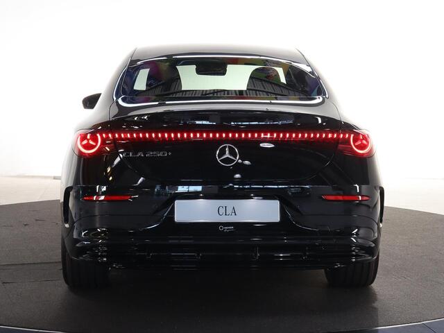Mercedes-Benz CLA-KLASSE 250+ Launch Edition 85 kWh | Night | Panoramadak | Stoelverwarming | DISTRONIC | Achteruitrijcamera | Trekhaak |