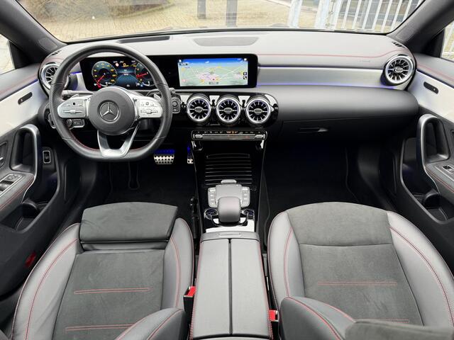Mercedes-Benz CLA-KLASSE 200 Premium Plus AMG Line Pano-Dak | Keyless | Night | 360-Camera | HUD
