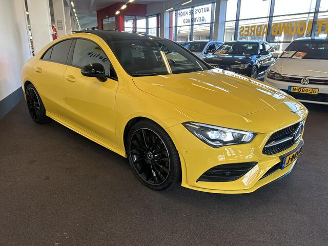 Mercedes-Benz CLA-KLASSE 220 Premium Plus AMG | Panoramadak | Sfeerverlichting | Cruise control | Climate control | Achteruitrijcamera | Stoelverwarming | Lane assist | Elek. inklapbare spiegels | Adaptief onderstel | Navigatie | Lederen/Alcantara bekleding