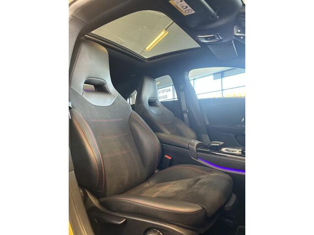 Mercedes-Benz CLA-KLASSE 220 Premium Plus AMG | Panoramadak | Sfeerverlichting | Cruise control | Climate control | Achteruitrijcamera | Stoelverwarming | Lane assist | Elek. inklapbare spiegels | Adaptief onderstel | Navigatie | Lederen/Alcantara bekleding