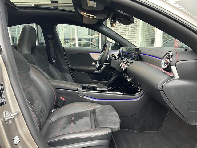 Mercedes-Benz CLA-KLASSE 180 Business Solution AMG | Trekhaak | Memory | Panoramadak