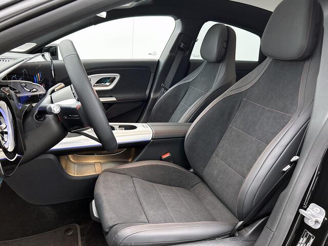 Mercedes-Benz CLA-KLASSE 180 Business Solution AMG | Premium Plus | Nightpakket | Trekhaak | Head-up display | Panoramadak | MBUX Superscreen | Smartphone integratie | MULTIBEAM LED | Burmester 3D Sound systeem | Adaptieve cruisecontrol |
