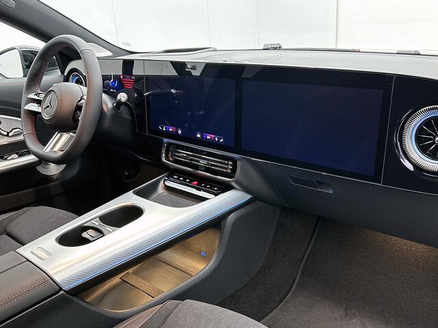 Mercedes-Benz CLA-KLASSE 180 Business Solution AMG | Premium Plus | Nightpakket | Trekhaak | Head-up display | Panoramadak | MBUX Superscreen | Smartphone integratie | MULTIBEAM LED | Burmester 3D Sound systeem | Adaptieve cruisecontrol |