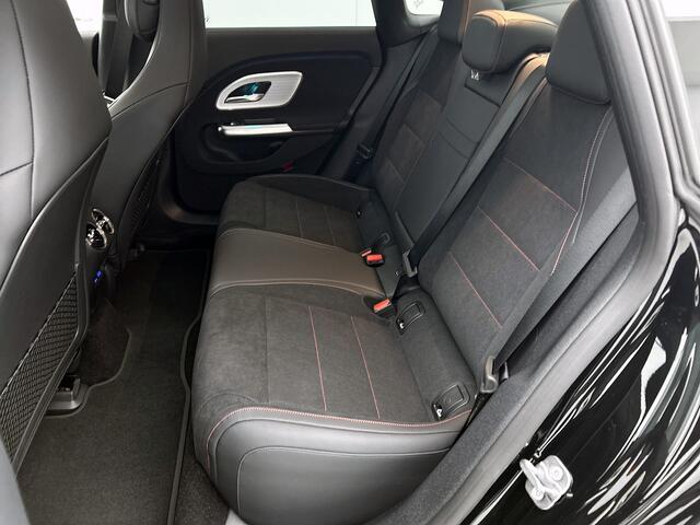 Mercedes-Benz CLA-KLASSE 250+ Launch Edition 85 kWh | Trekhaak | Memorypakket voorstoelen | Panoramadak | Warmtepomp | Nightpakket | Multibeam LED | GUARD 360° vehicle protection | 19 inch AMG velgen |