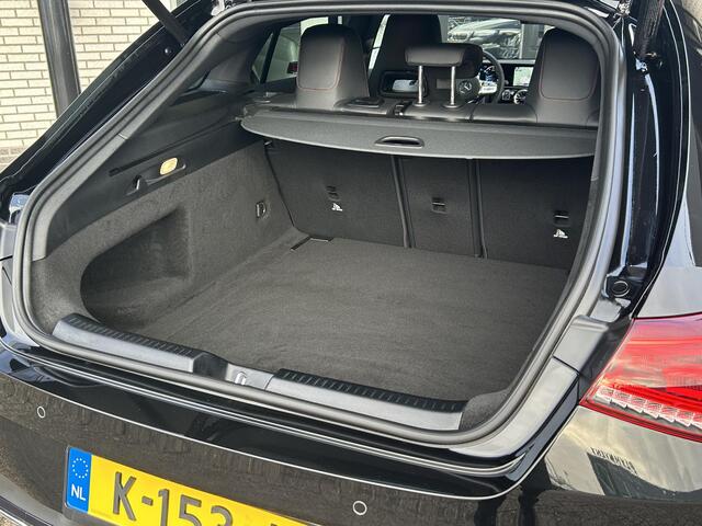 Mercedes-Benz CLA-KLASSE Shooting Brake 180 Business Solution AMG | Carplay | Led verlichting | Stoelverwarming | Sfeerverlichting