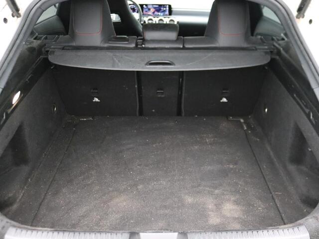 Mercedes-Benz CLA-KLASSE Shooting Brake 180 Business Solution AMG AMG | Night Pakket | Panorama Schuif-Kanteldak | Trekhaak | Memory Voorstoelen. Inclusief 24 maanden Mercedes-Benz Certified garantie voor Europa.