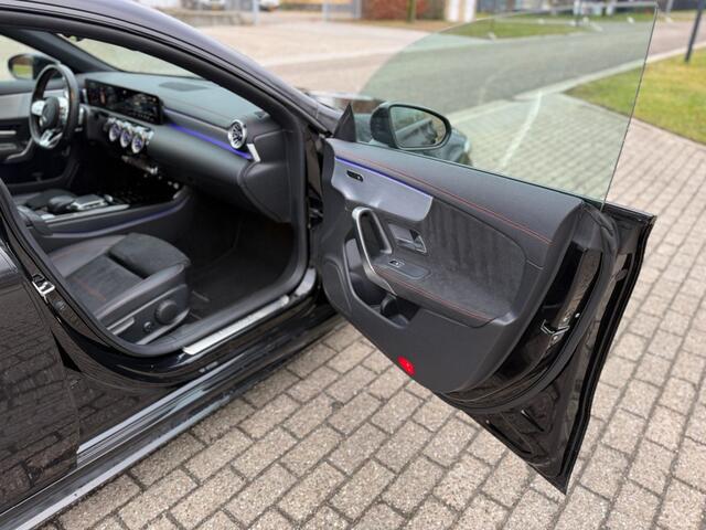 Mercedes-Benz CLA-KLASSE 180 AMG Sfeerverl Night Pakket