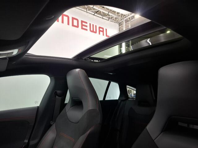 Mercedes-Benz CLA-KLASSE Shooting Brake 250 e AMG Line - Pano - CarPlay - Stoelverw. - ACC