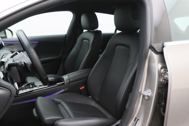 Mercedes-Benz CLA-KLASSE Shooting Brake 180 Business Solution Luxury Leer, Camera, Apple Carplay, Sfeerverlichting, PDC