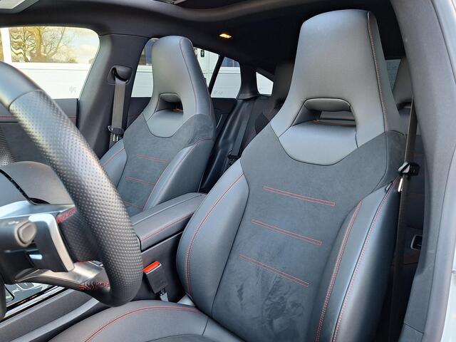 Mercedes-Benz CLA-KLASSE Shooting Brake 180 | Panoramadak | AMG | Achteruitrijcamera | Stoelverwarming | Multibeam LED | Sfeerverlichting | Keyless-GO | Elektrische achterklep
