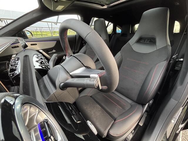 Mercedes-Benz CLA-KLASSE Shooting Brake 250 e Business Solution AMG | Night | Panoramadak | 360 camera | Sfeerverlichting | Apple carplay | Stoelverwarming |