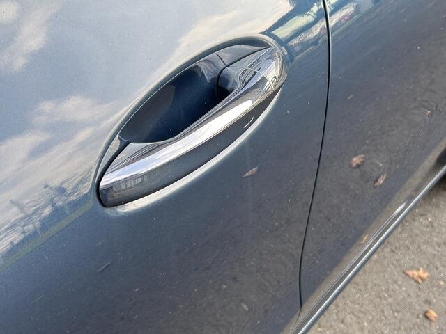 Mercedes-Benz CLA-KLASSE 180 Shooting Brake Luxury // Panoramadak // Distronic // Memory // MultiBeam LED // Camera // Sfeerverlichting // Keyless