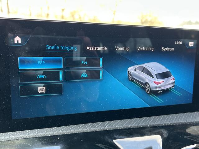 Mercedes-Benz CLA-KLASSE 180 Shooting Brake Luxury // Panoramadak // Distronic // Memory // MultiBeam LED // Camera // Sfeerverlichting // Keyless