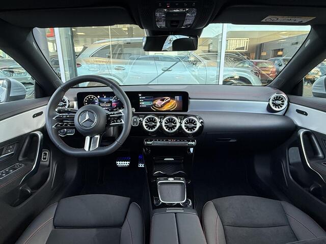 Mercedes-Benz CLA-KLASSE Shooting Brake 180 Star Edition LIMITED Panorama dak