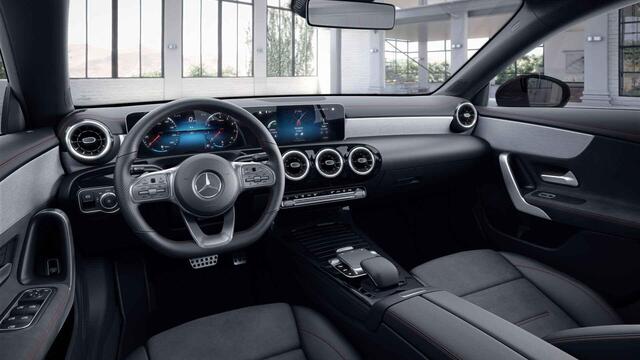 Mercedes-Benz CLA-KLASSE Shooting Brake 200 Business Solution AMG | Night | Widescreen | 19" multispaaks velgen |