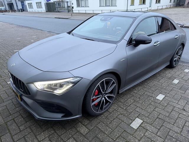 Mercedes-Benz CLA-KLASSE AMG 35 4MATIC Premium Plus Pano | AMG-Zetels | Dealer Onderhouden |