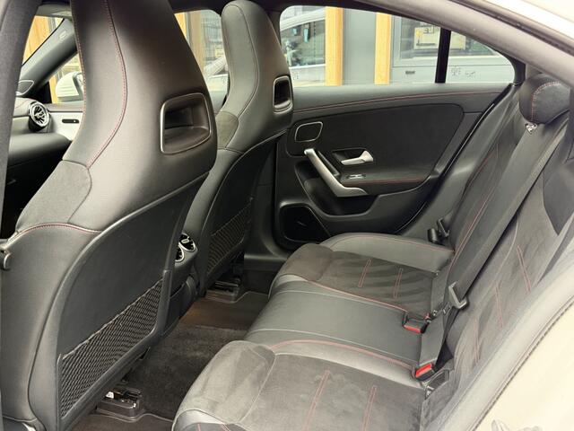 Mercedes-Benz CLA-KLASSE 220 Prem. Plus | Pano | Elect-Trekhaak | Burmester |