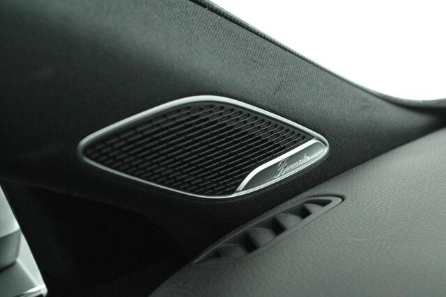 Mercedes-Benz CLA-KLASSE 200 163pk Solution AMG Trekhaak Camera Burmester Stoelverwarming Sfeerverlichting Panoramadak Navigatie