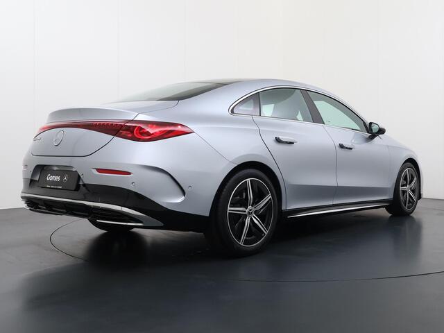 Mercedes-Benz CLA-KLASSE 180 Business Solution AMG | Panoramadak | Adaptieve Cruise Control | Dodehoekassistent | Verkeersbordenassistent | Adaptieve Grootlichtassistent | Stoelverwarming | Sfeerverlichting | Apple CarPlay | Android Auto | Achteruitrijcamera | Parkeersensoren