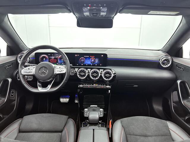 Mercedes-Benz CLA-KLASSE Shooting Brake 250 e AMG Nightpakket | Panoramadak | Sfeerverlichting | Augmented Reality | Dode Hoek Ass | Car Play | Inclusief 24 maanden Mercedes-Benz Certified garantie voor Europa.