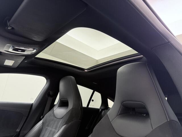 Mercedes-Benz CLA-KLASSE Shooting Brake 250 e AMG Edition | Panorama - schuifdak | Sfeerverlichting | Head-up Display | Distronic Cruise Control | Stoelverwarming Voor | Smartphone Integratie Pakket |