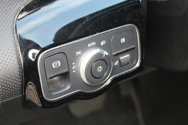 Mercedes-Benz CLA-KLASSE Shooting Brake 200 Luxury Line