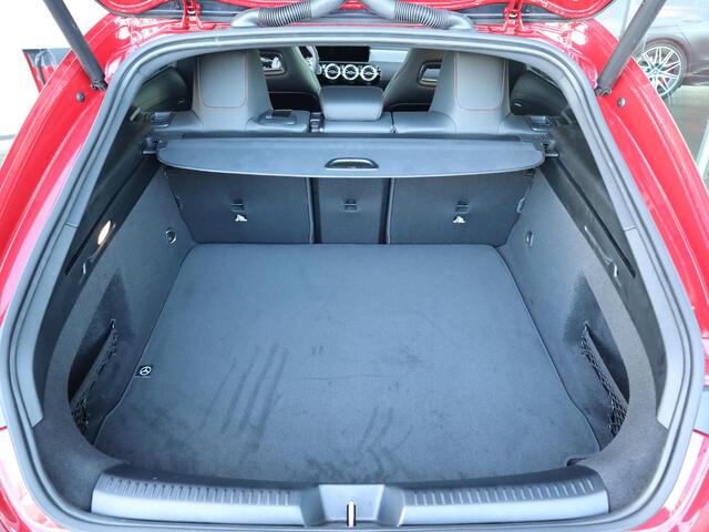 Mercedes-Benz CLA-KLASSE Shooting Brake 180 Star Edition AMG Line LIMITED
