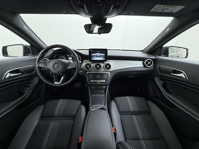 Mercedes-Benz CLA-KLASSE Shooting Brake 180 d Business Solution Camera Dealer onderhouden