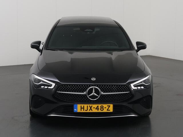 Mercedes-Benz CLA-KLASSE Shooting Brake 180 Star Edition Luxury Line | Panoramadak | Getint glas | Sfeerverlichting | Widescreen | Stoelverwarming |