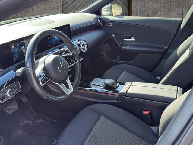 Mercedes-Benz CLA-KLASSE 200 Business Line, led, sfeer, amg 18inch