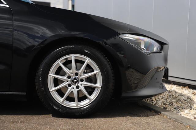 Mercedes-Benz CLA-KLASSE Shooting Brake 180 Business Solution Automaat Panoramadak Widescreen Full LED Stoelverwarming Navigatie Achteruitrijcamera Clima Cruise Control