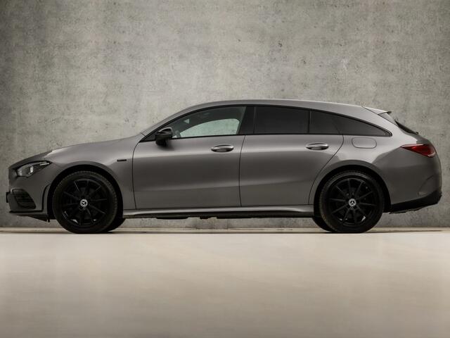 Mercedes-Benz CLA-KLASSE 250 e AMG Sport 218Pk Automaat (APPLE CARPLAY, SFEERVERLICHTING, BURMESTER, GETINT GLAS, CAMERA, LEDER/ALCANTARA, STOELVERWARMING, WIDESCREEN, NIEUWSTAAT)