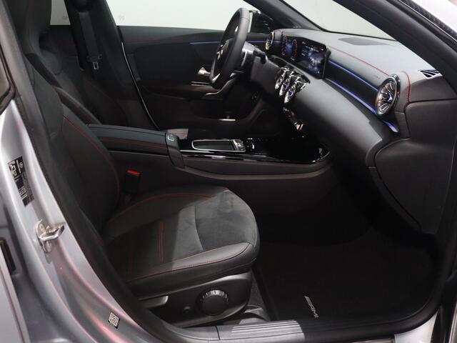 Mercedes-Benz CLA-KLASSE Shooting Brake 250e Business Solution AMG | Night | Panoramadak | Trekhaak | Sfeerverlichting | Parkeercamera | Stoelverwarming |