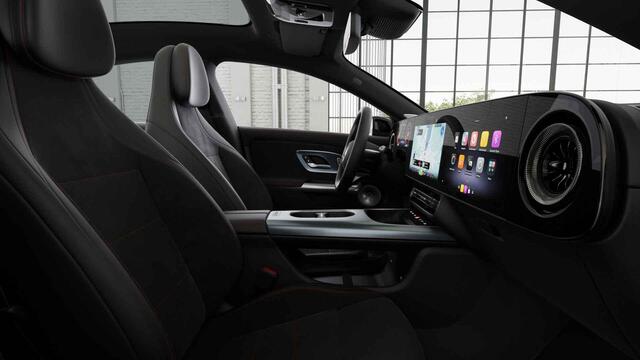 Mercedes-Benz CLA-KLASSE 200 Business Solution AMG 58 kWh | Panoramadak | Premium Pakket | Superscreen | Trekhaak | Head-Up |